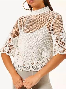 CLEA Amaani Ivory Crochet Embroidered Lace Short Sleeve Top Medium